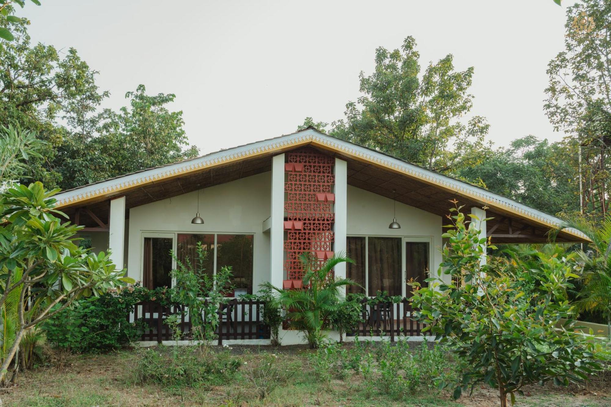 The Infinity Pench Resort Khawāsa エクステリア 写真